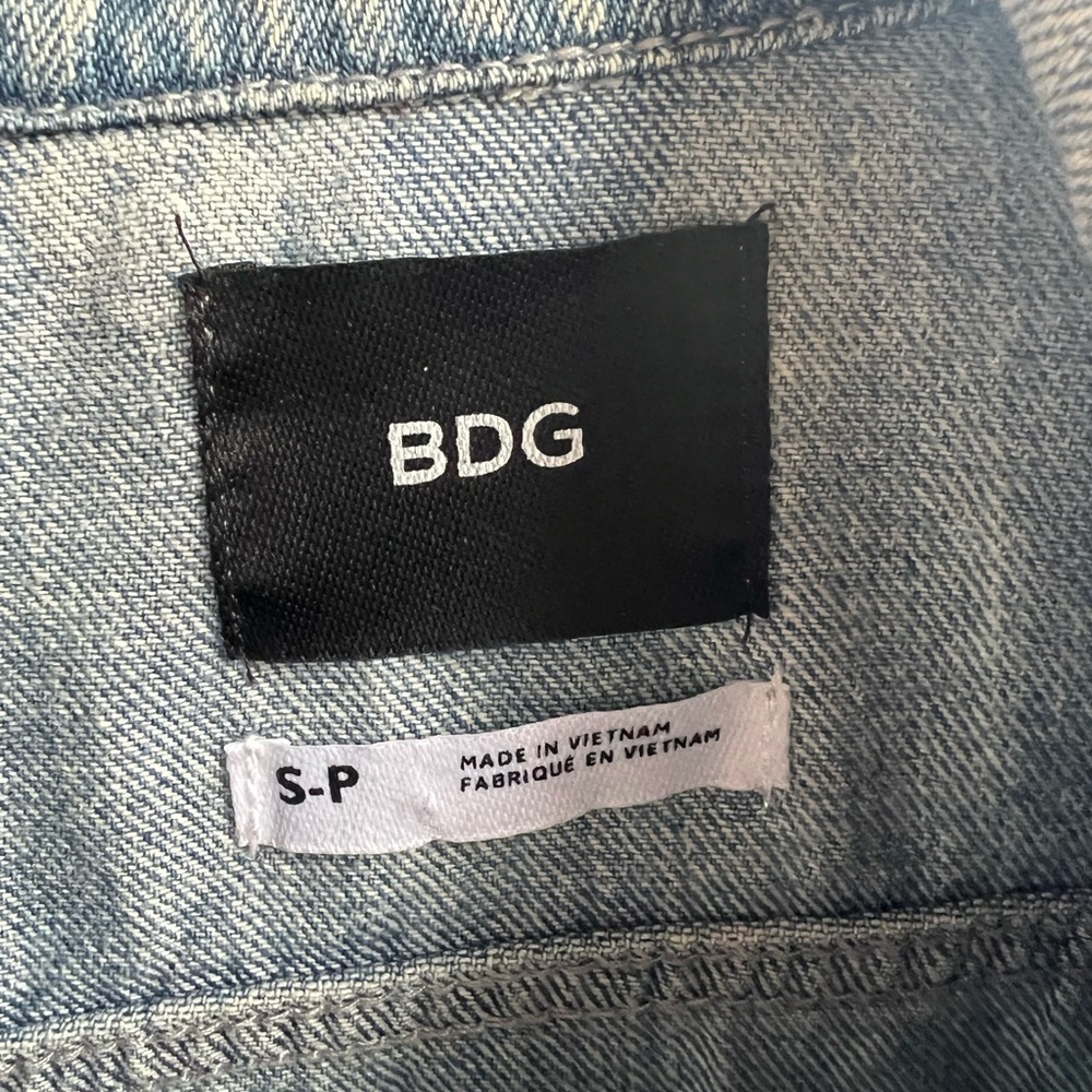 Cropped distressed BDG denim jacket